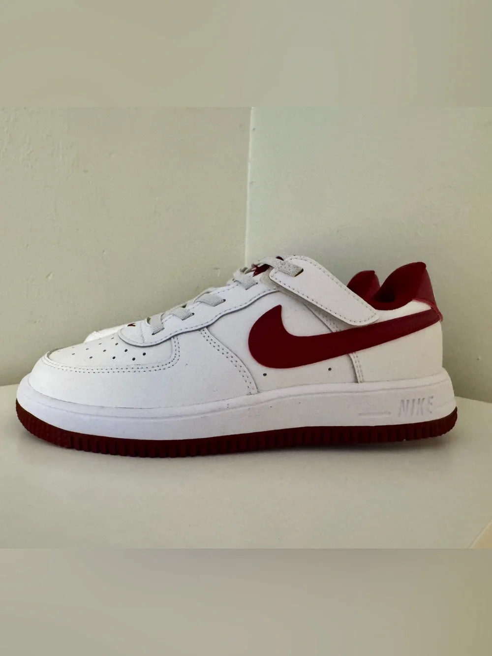 Nike Force 1 '07 LV8 White Red Youth Sneakers Sz 3Y (FN0237-105) NWOT/NWOB